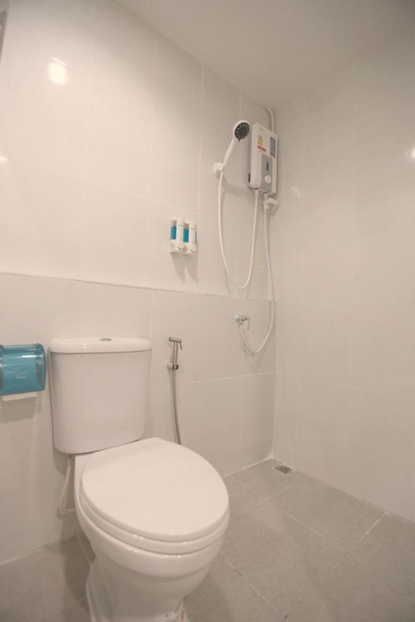 Auberge de jeunesse INTERest POSHTEL à Bangkok Extérieur photo